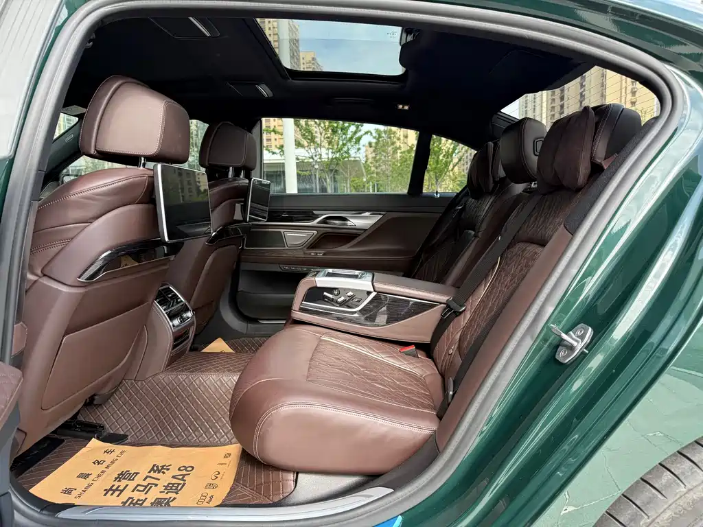 BMW 7 Series 2019 — фото 12