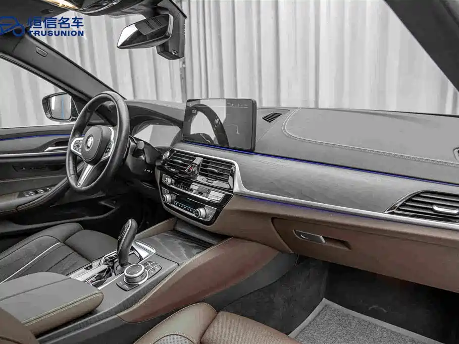 BMW 5 Series 2022 — фото 14