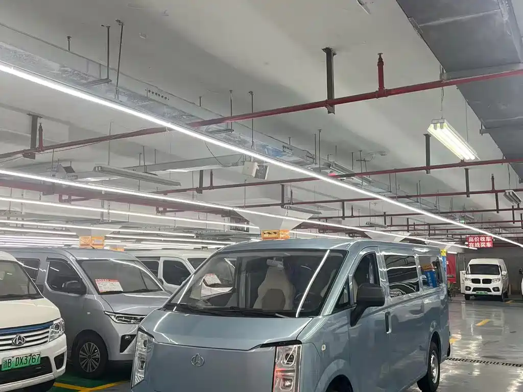 Changan 跨越星光 EV 2025款 350km 豪华版 9座 50.23kWh 2025