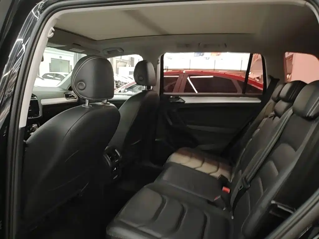 Volkswagen Tiguan L 2020 — фото 17
