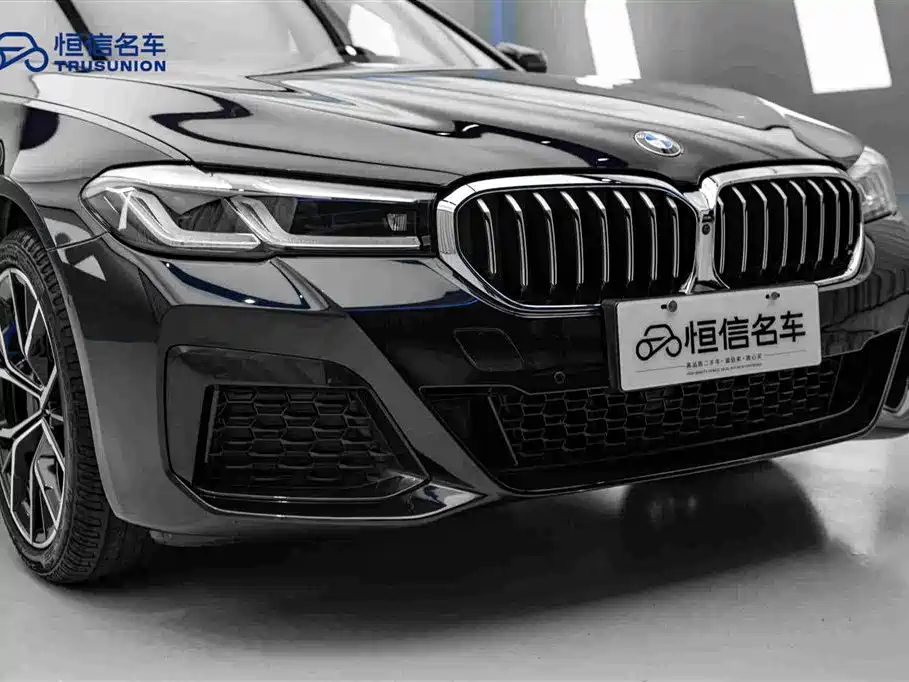 BMW 5 Series 2022 — фото 9