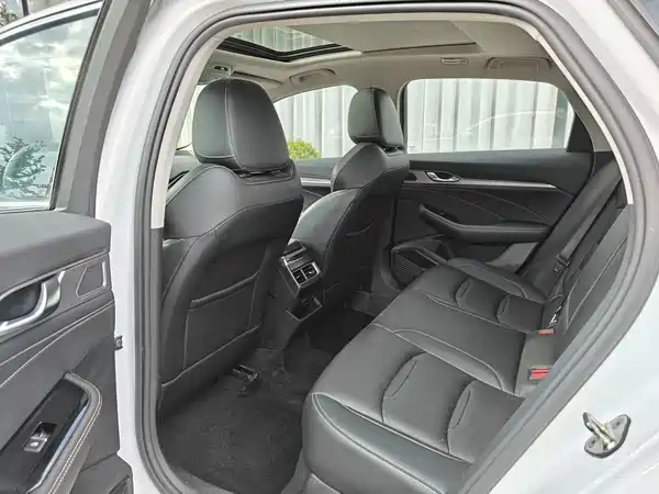 Geely Xingrui 2021