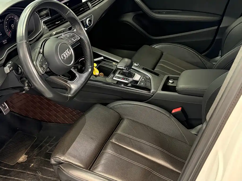 Audi A4L 2023