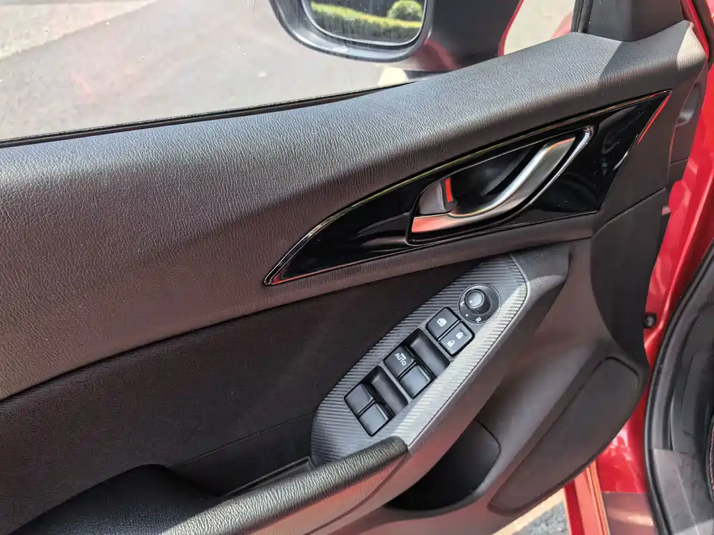 Mazda 3 Axela 2016 — фото 14