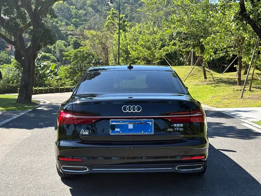 Audi A6L 2022