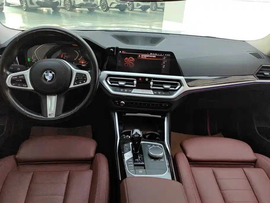BMW 3 Series 2021 — фото 12