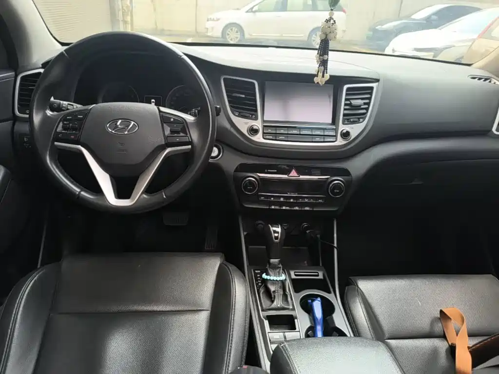 Hyundai Tucson 2017 — фото 10