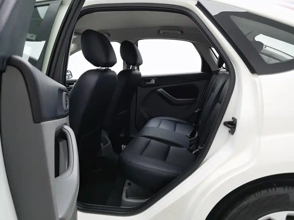 Ford Focus 2015 — фото 15