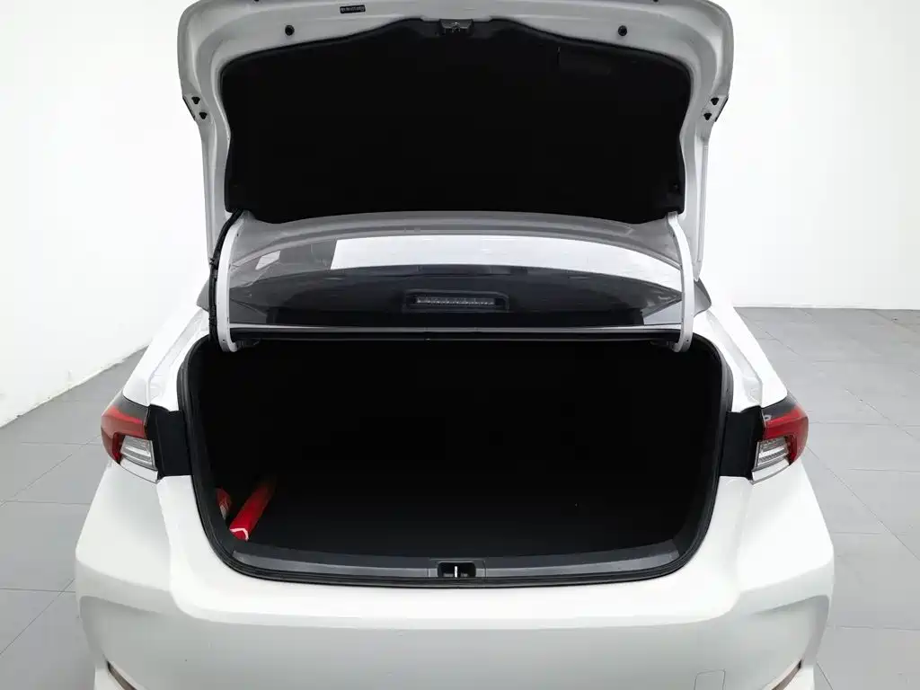 Toyota Corolla 2020 — фото 16