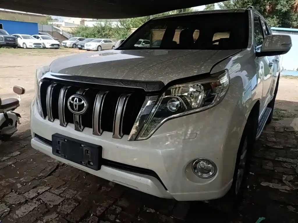 Toyota Prado 2015 — фото 2