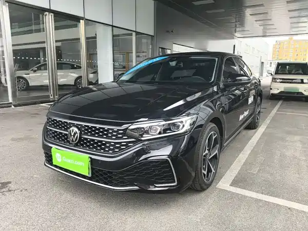 Volkswagen Passat 2025