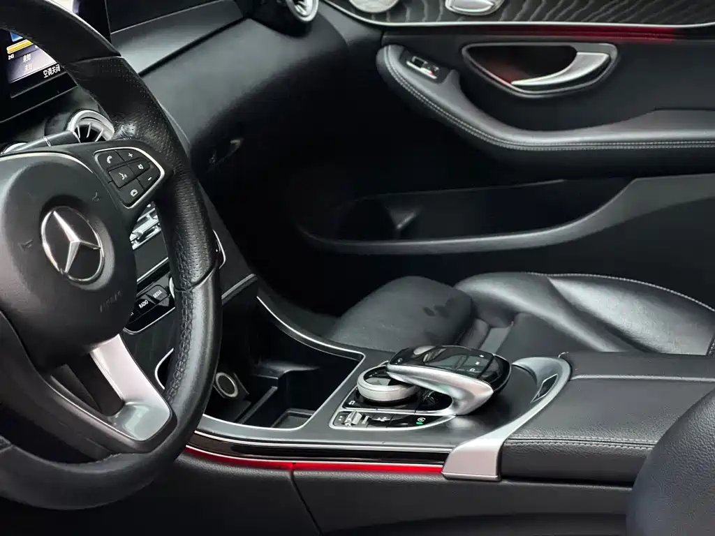 Mercedes-Benz C-Class 2018 — фото 16