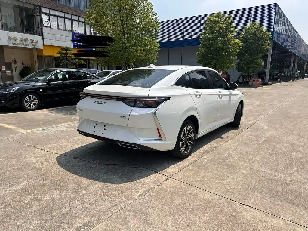 Dongfeng Yixuan 2022