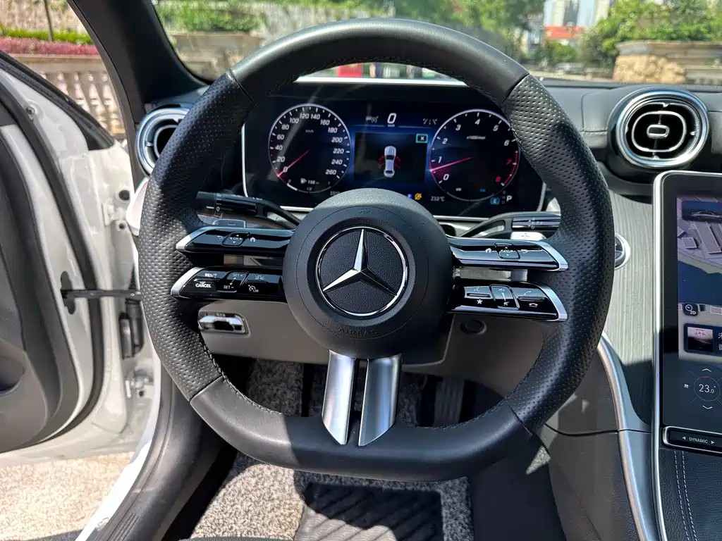 Mercedes-Benz C-Class 2023 — фото 7