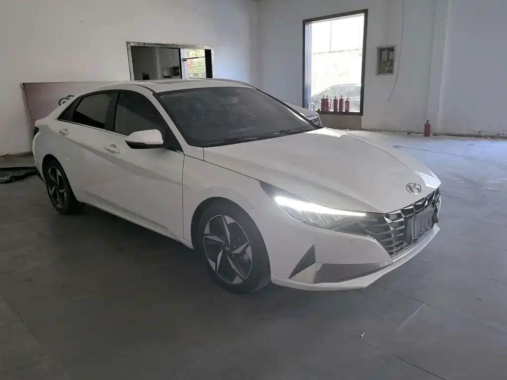 Hyundai Elantra 2023