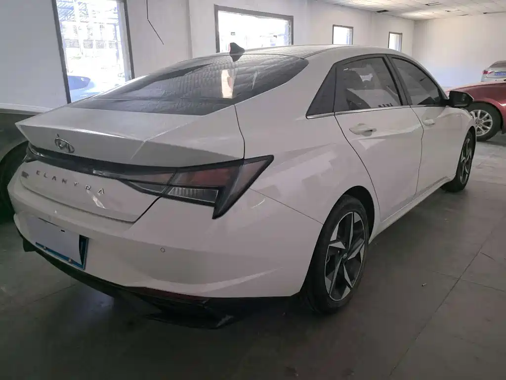 Hyundai Elantra 2023