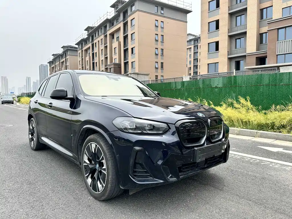 BMW iX3 2023 — фото 3