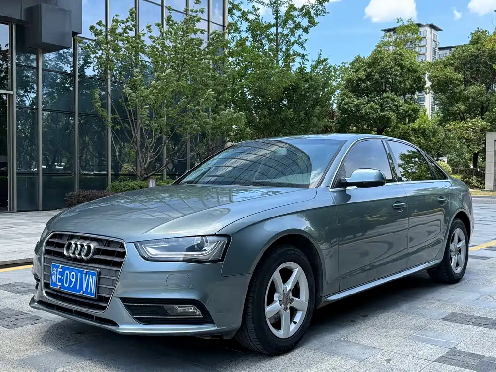 Audi A4L 2015