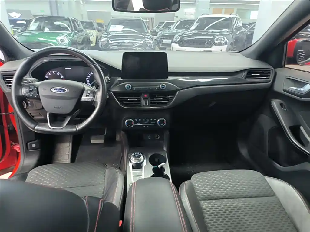 Ford Focus 2020 — фото 10