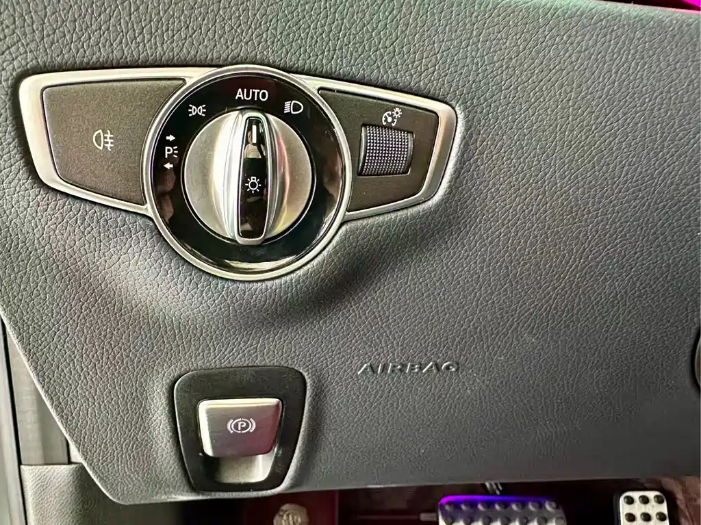 Mercedes-Benz E-Class 2023 — фото 16
