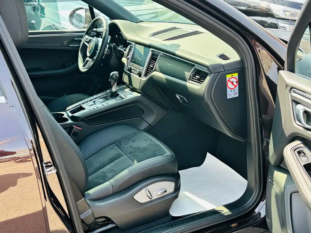 Porsche Macan 2018 — фото 22