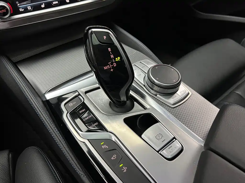BMW 6 Series GT 2019 — фото 15