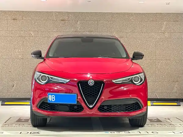 Alfa Romeo Stelvio 2017