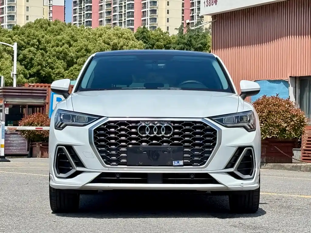 Audi Q3 Sportback 2021 — фото 1