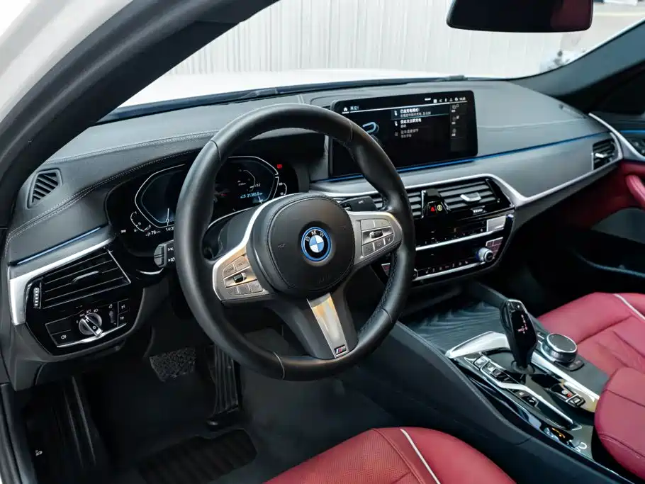 BMW 5 Series New Energy 2023 — фото 24