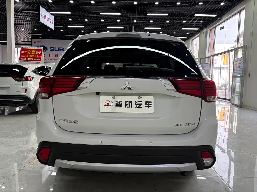 Mitsubishi Outlander 2017 — фото 7