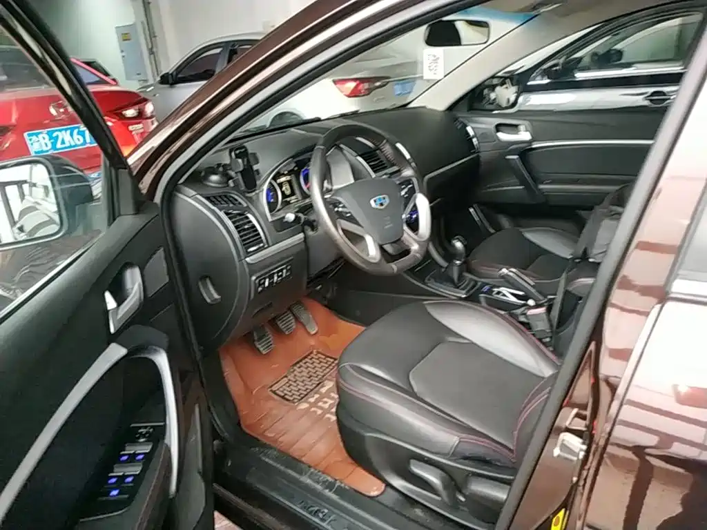 Geely Emgrand 2015 — фото 16