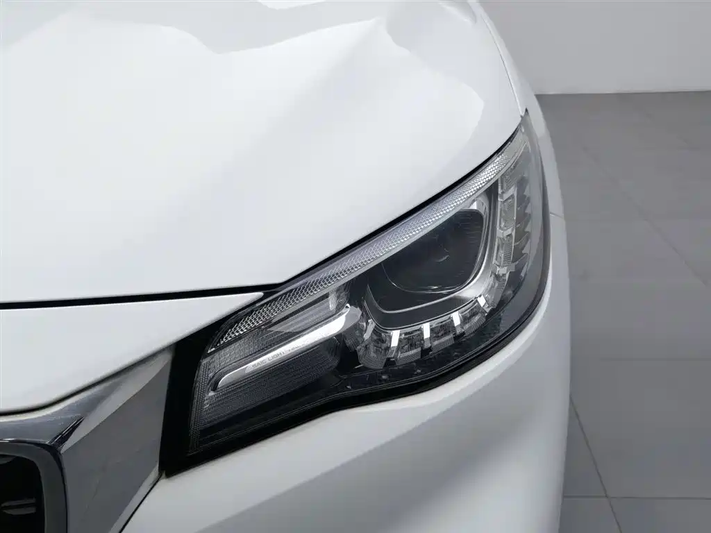MG HS 2020