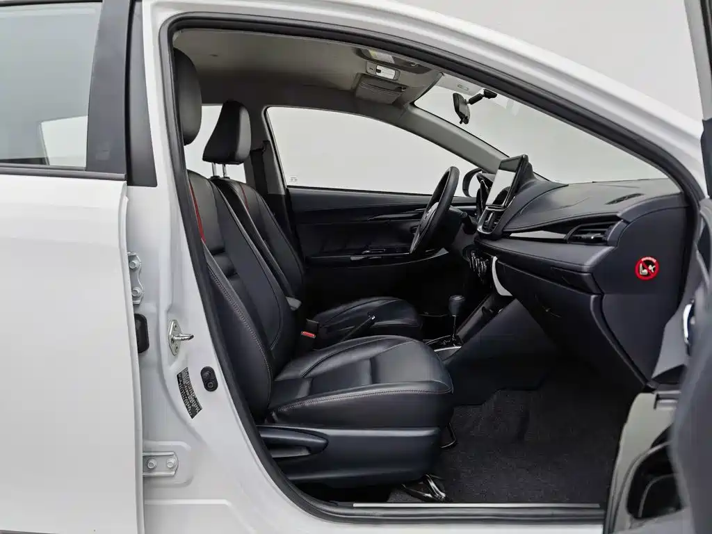 Toyota Yaris L 2020 — фото 23