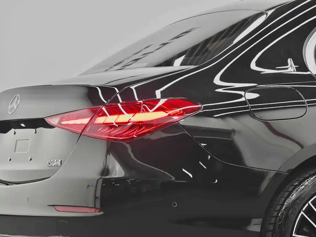 Mercedes-Benz C-Class 2023 — фото 11