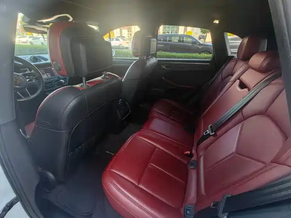 Porsche Macan 2023