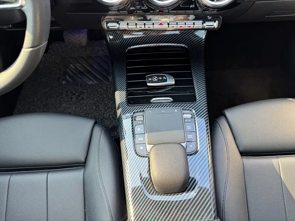 Mercedes-Benz A-Class 2021 — фото 16