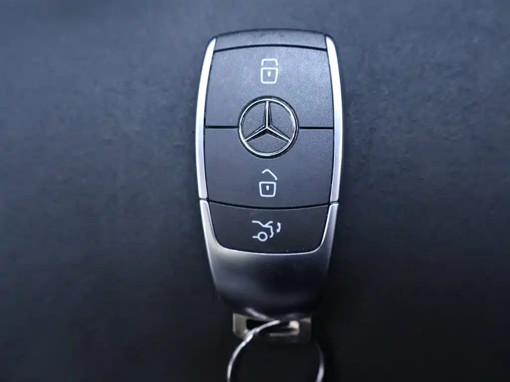 Mercedes-Benz C-Class 2020 — фото 24