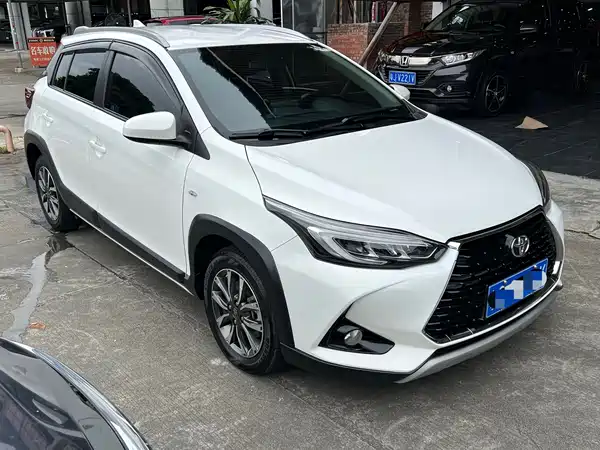 Toyota Yaris L 2021