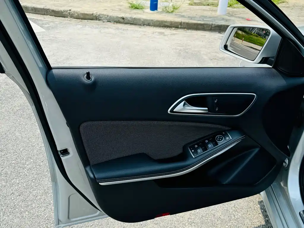 Mercedes-Benz A-Class 2015