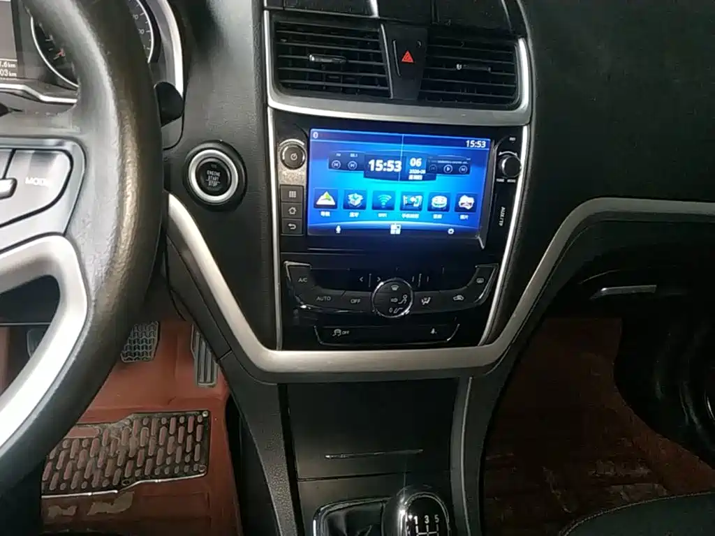 Geely Emgrand 2015 — фото 13