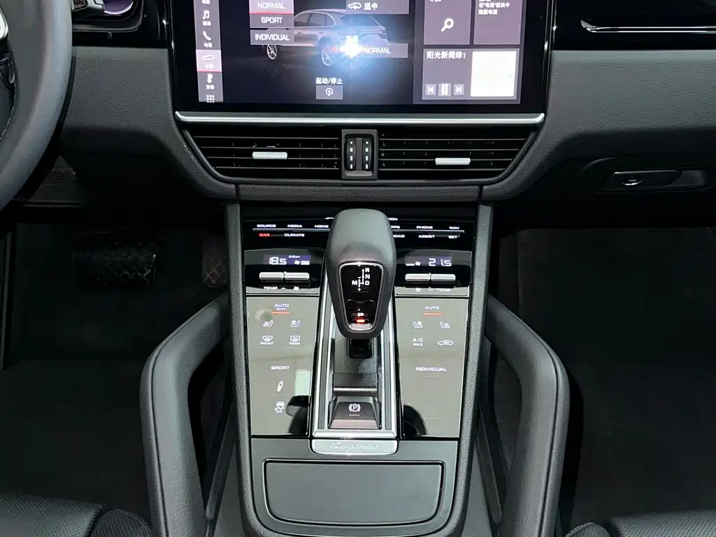 Porsche Cayenne 2019 — фото 15