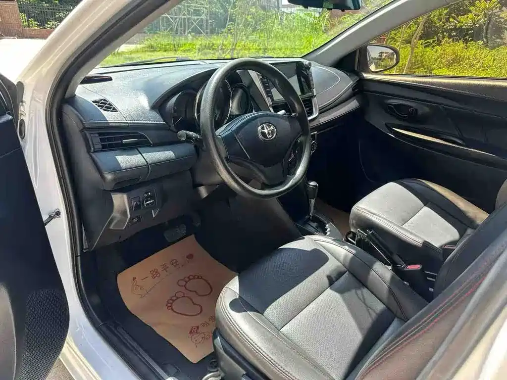 Toyota Yaris L 2017