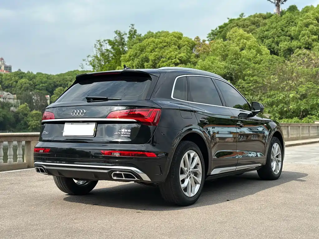 Audi Q5L 2022 — фото 13