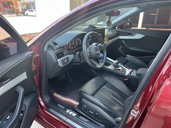 Audi A4L 2020