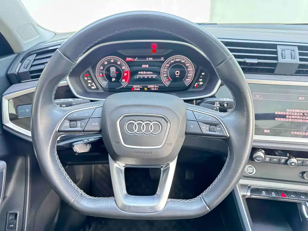 Audi Q3 2023 — фото 13