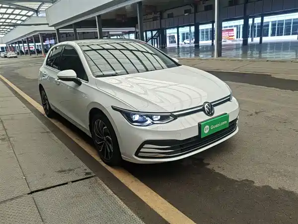 Volkswagen Golf 2021