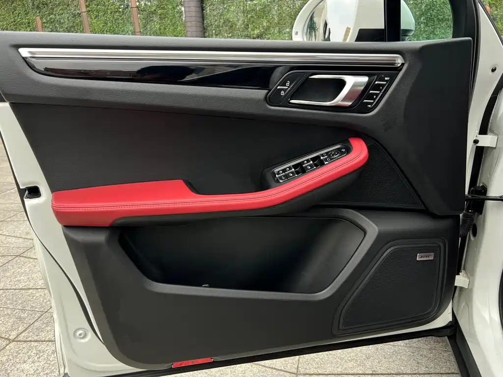 Porsche Macan 2020 — фото 20