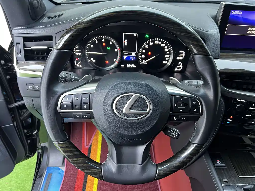 Lexus LX 2019 — фото 20