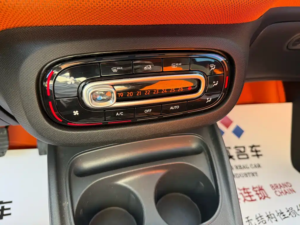 smart fortwo 2016 — фото 11