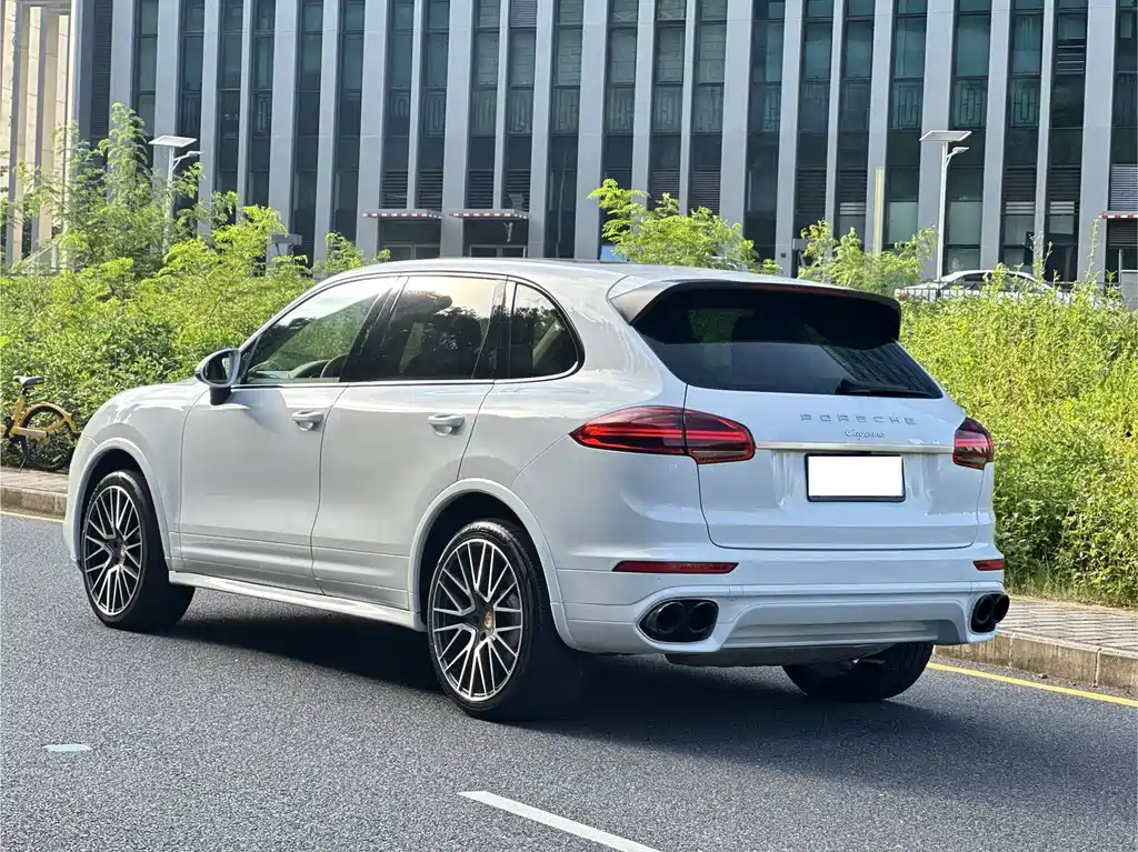 Porsche Cayenne 2016 — фото 8